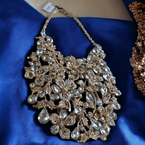 NWT RHINESTONE FLORAL BIB NECKLACE - Picture 5 of 17